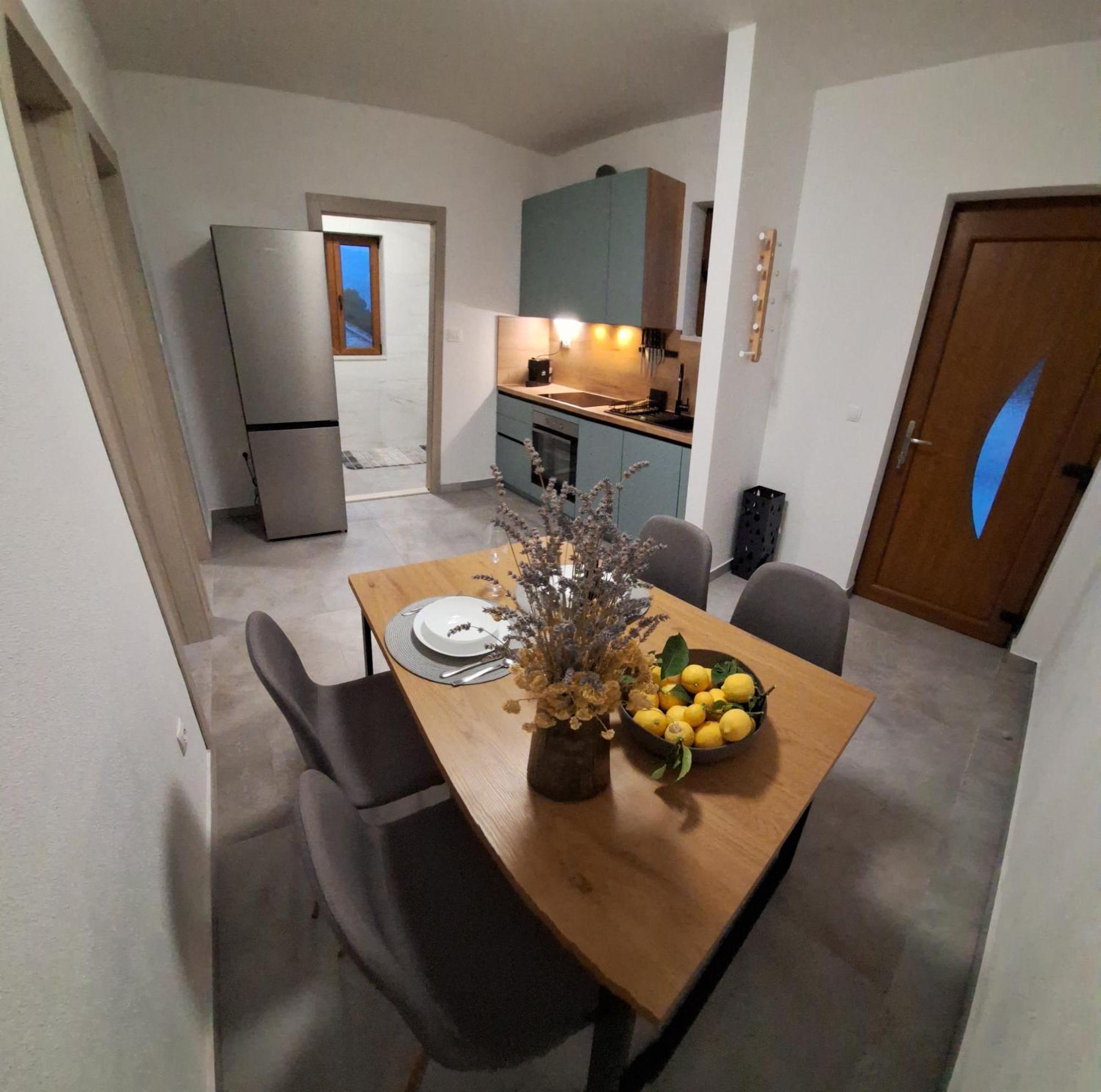 Villa Uzanca Splitska Ngoại thất bức ảnh